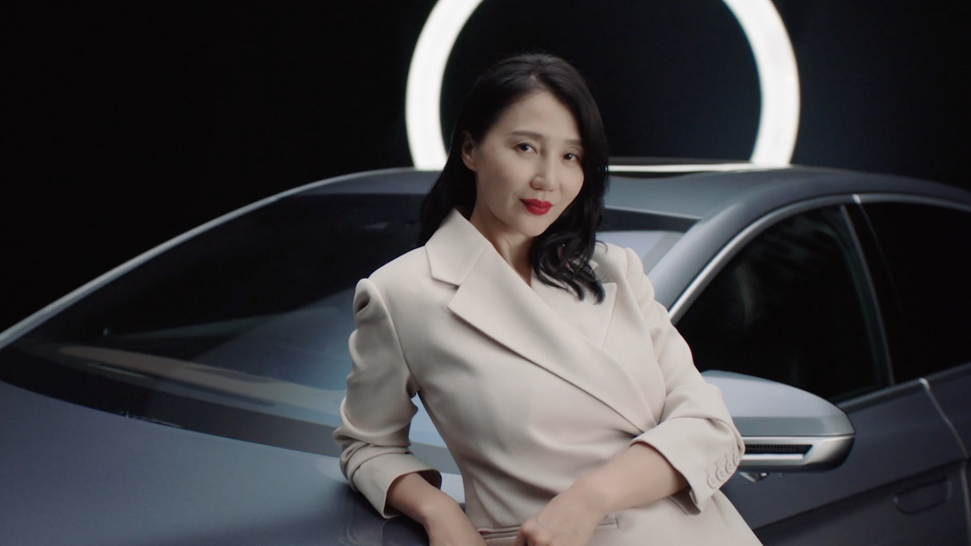 阿朵 | 尊龙凯时木兰荟首位女性挚友，新民族音乐人